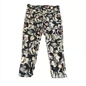 OALKA FLORAL GRAY WHITE CAPRI LEGGINGS SIZE LARGE EUC #M-050